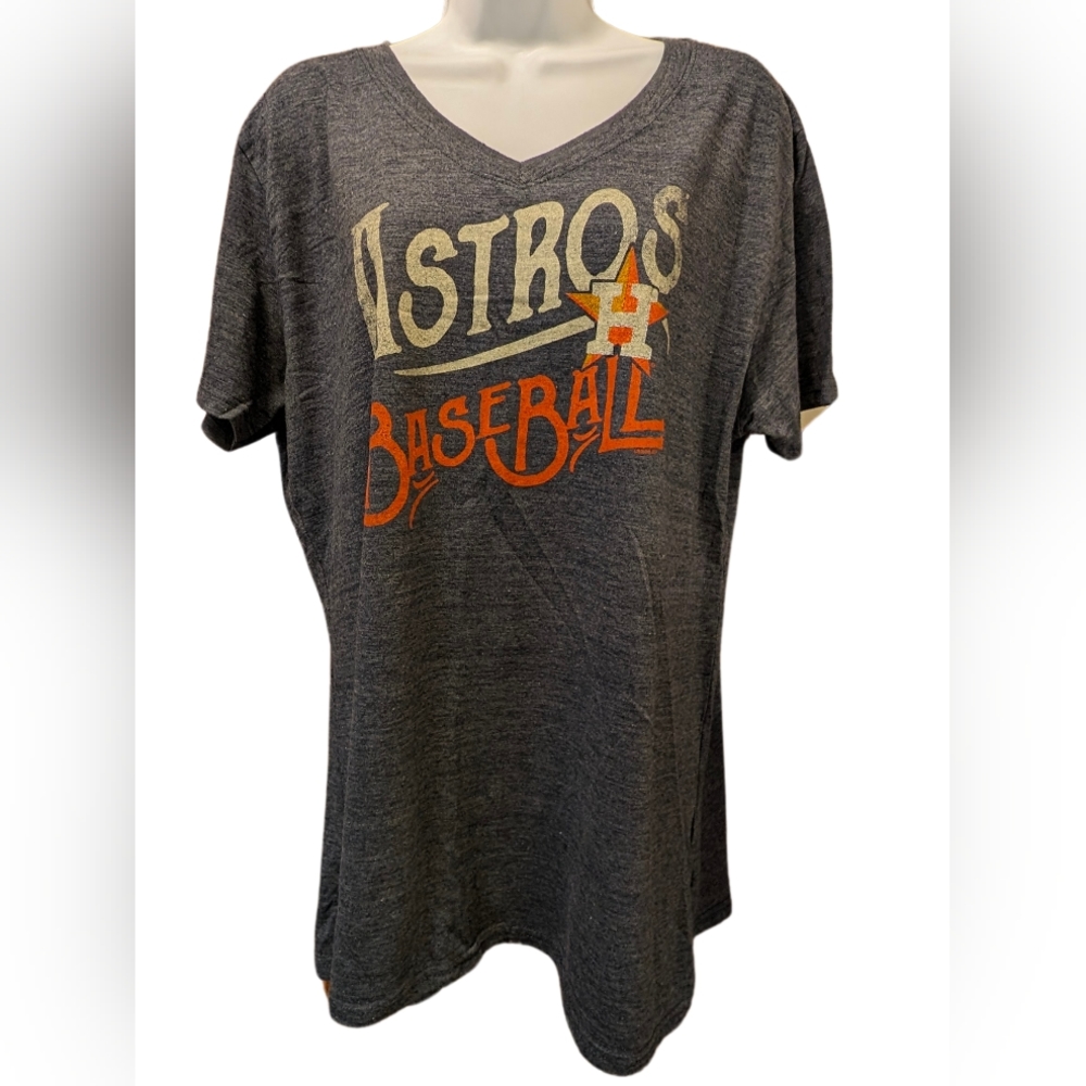 ⭐ Astros Baseball T-shirt. V neck
